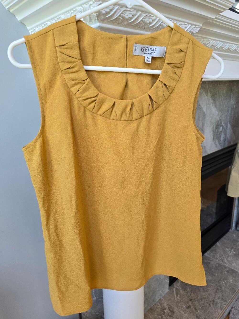 Kasper Butterscotch Pleated crew neck Sleeveless Blouse Size S